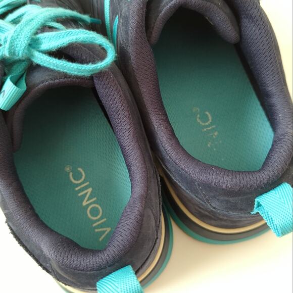Athletic_Shoes